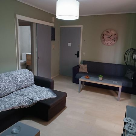 Comfortable Beachfront Apartment Loutráki Exteriör bild