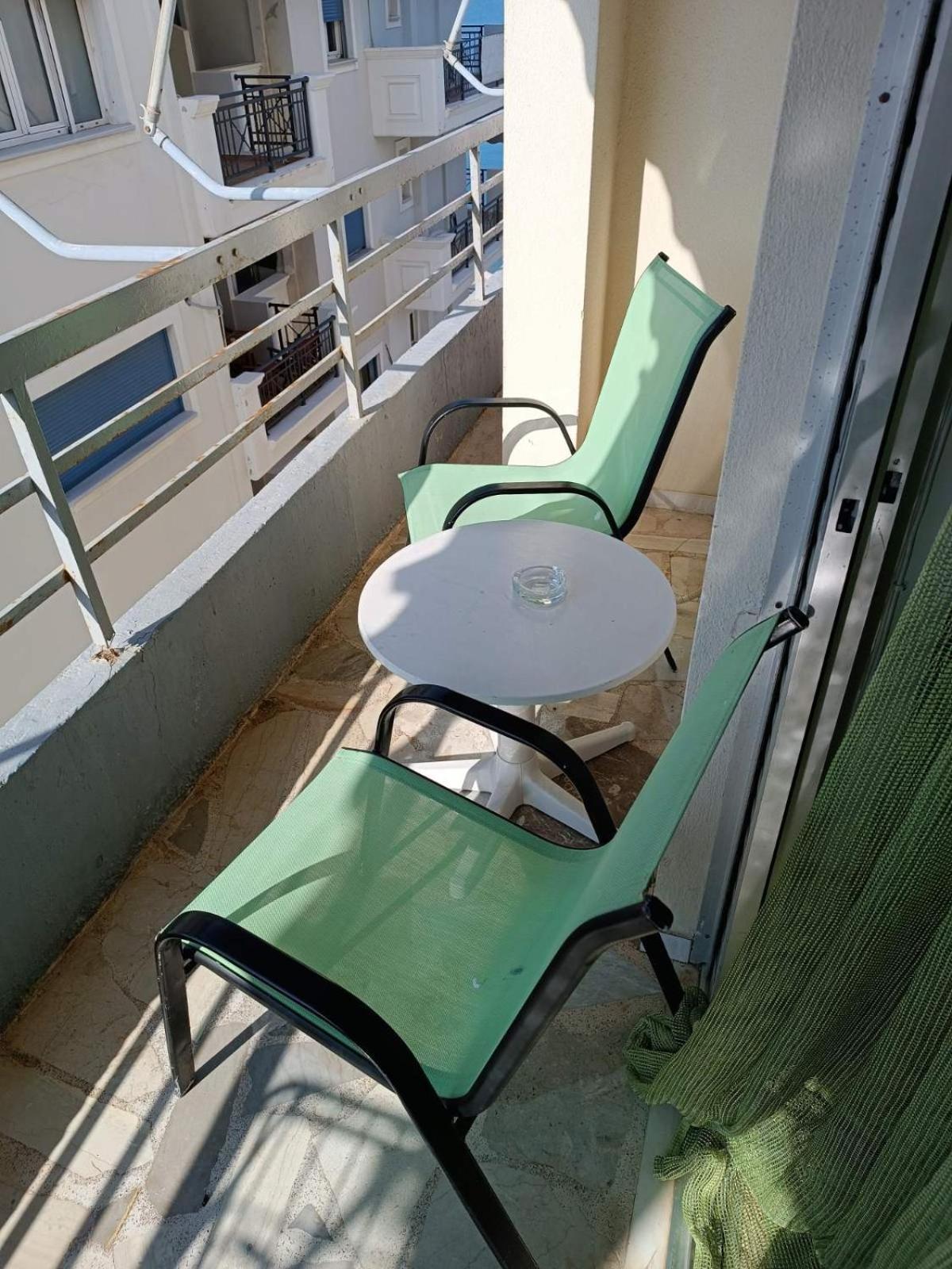 Comfortable Beachfront Apartment Loutráki Exteriör bild