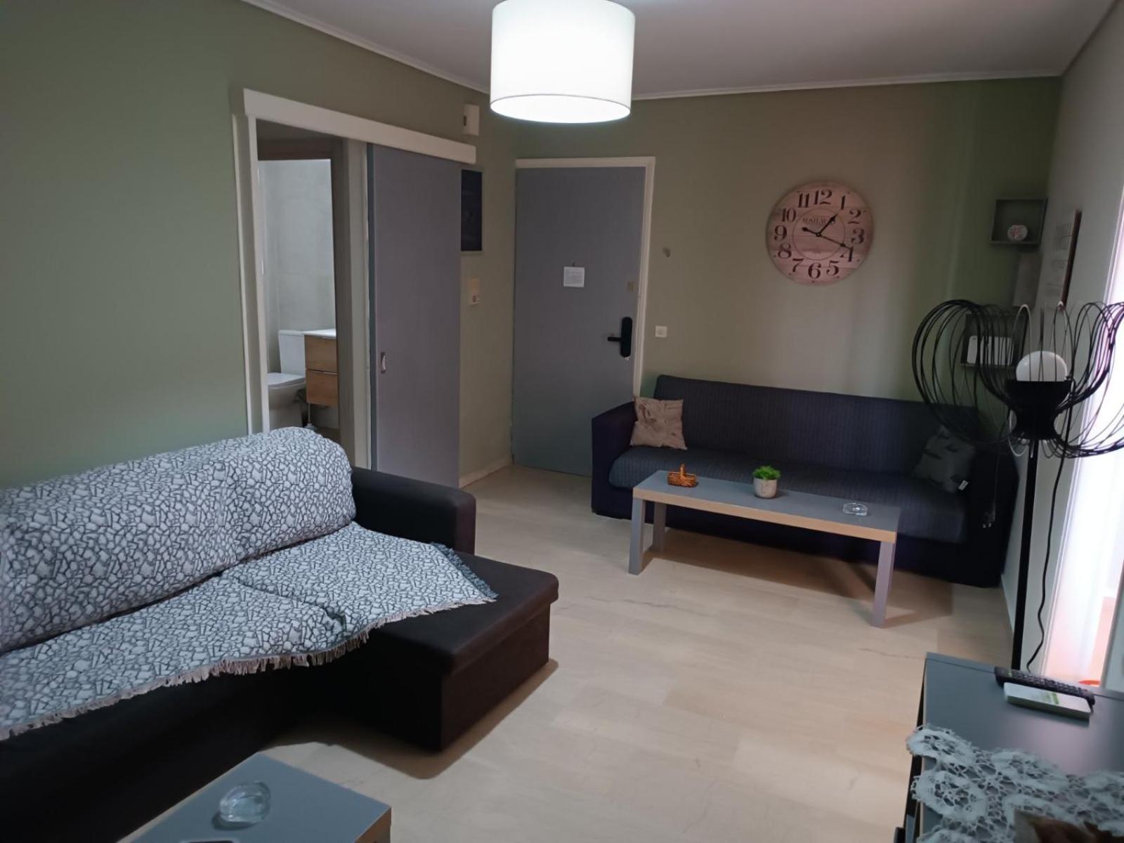Comfortable Beachfront Apartment Loutráki Exteriör bild