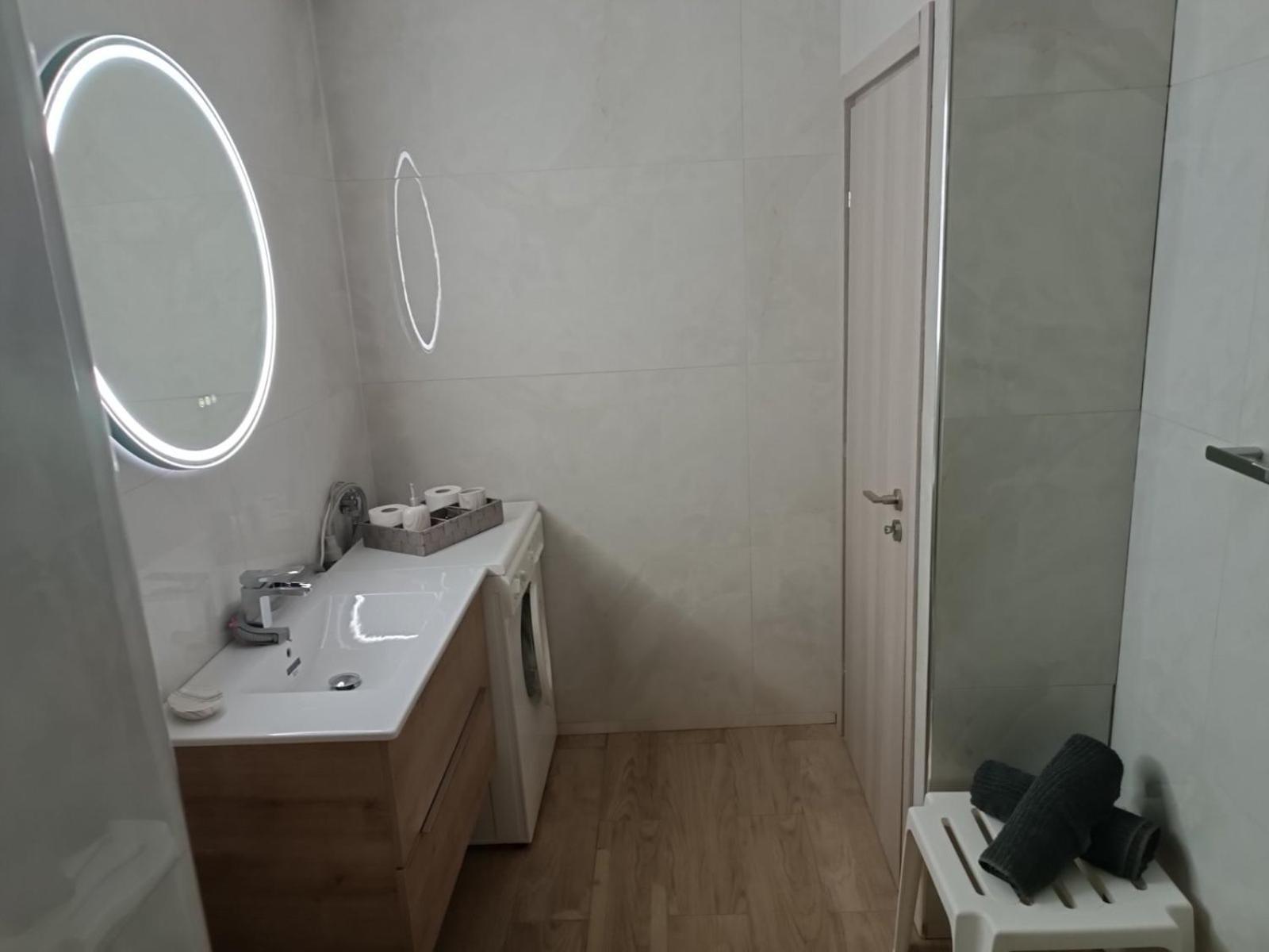 Comfortable Beachfront Apartment Loutráki Exteriör bild